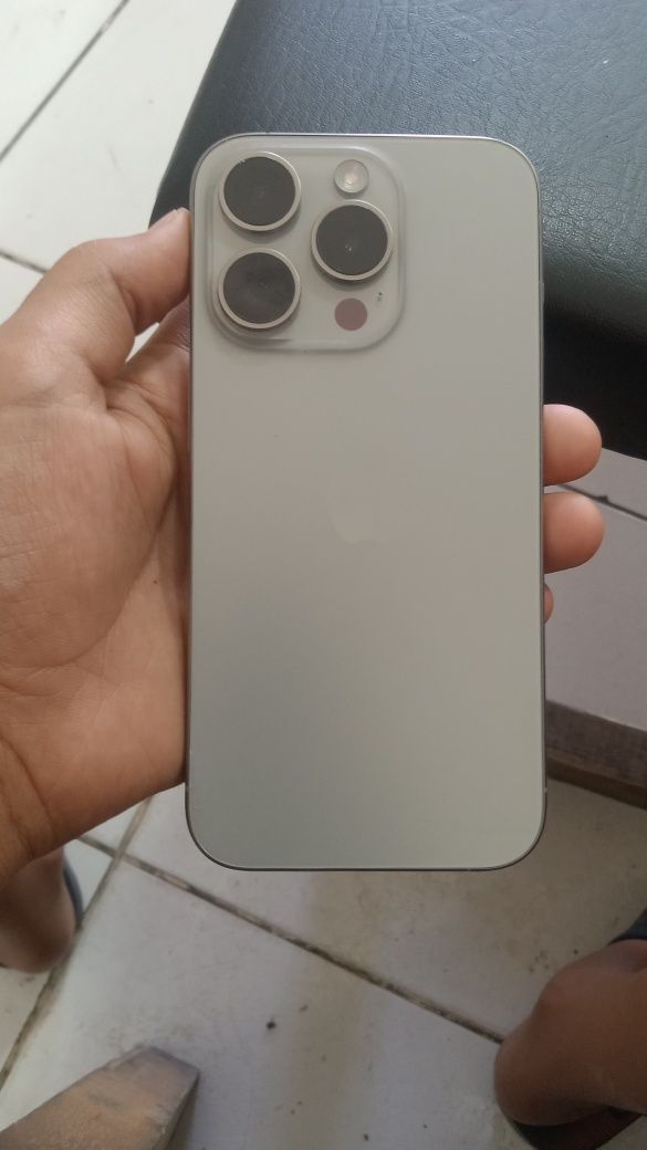 Iphone 15 pro holati edial
