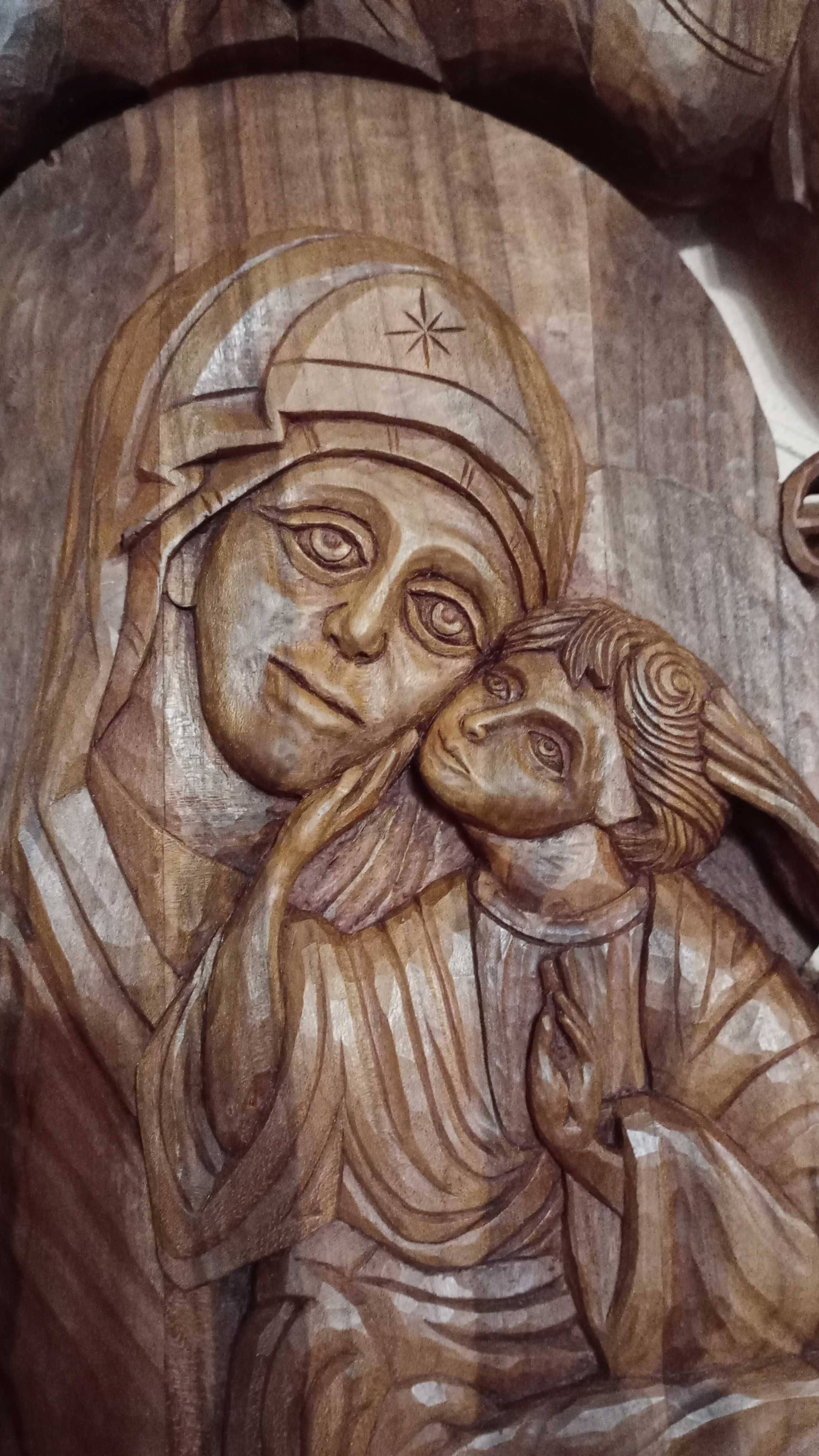 Дърворезба на Богородица