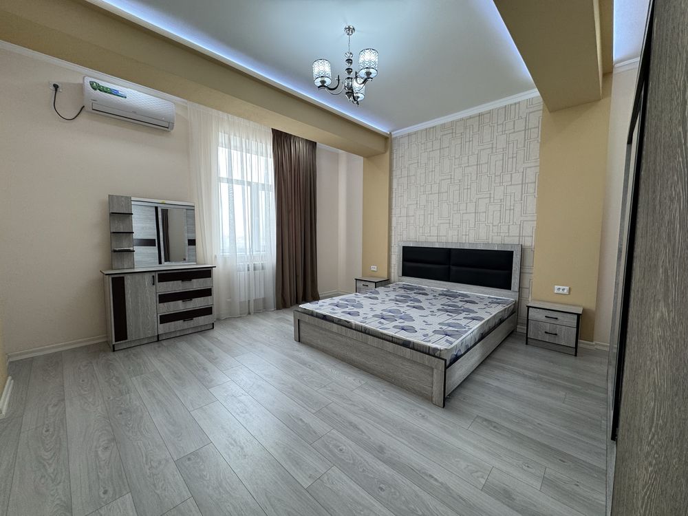 Urganch shahrida 200 m/kv 6 xona dupleks kvartira sotiladi