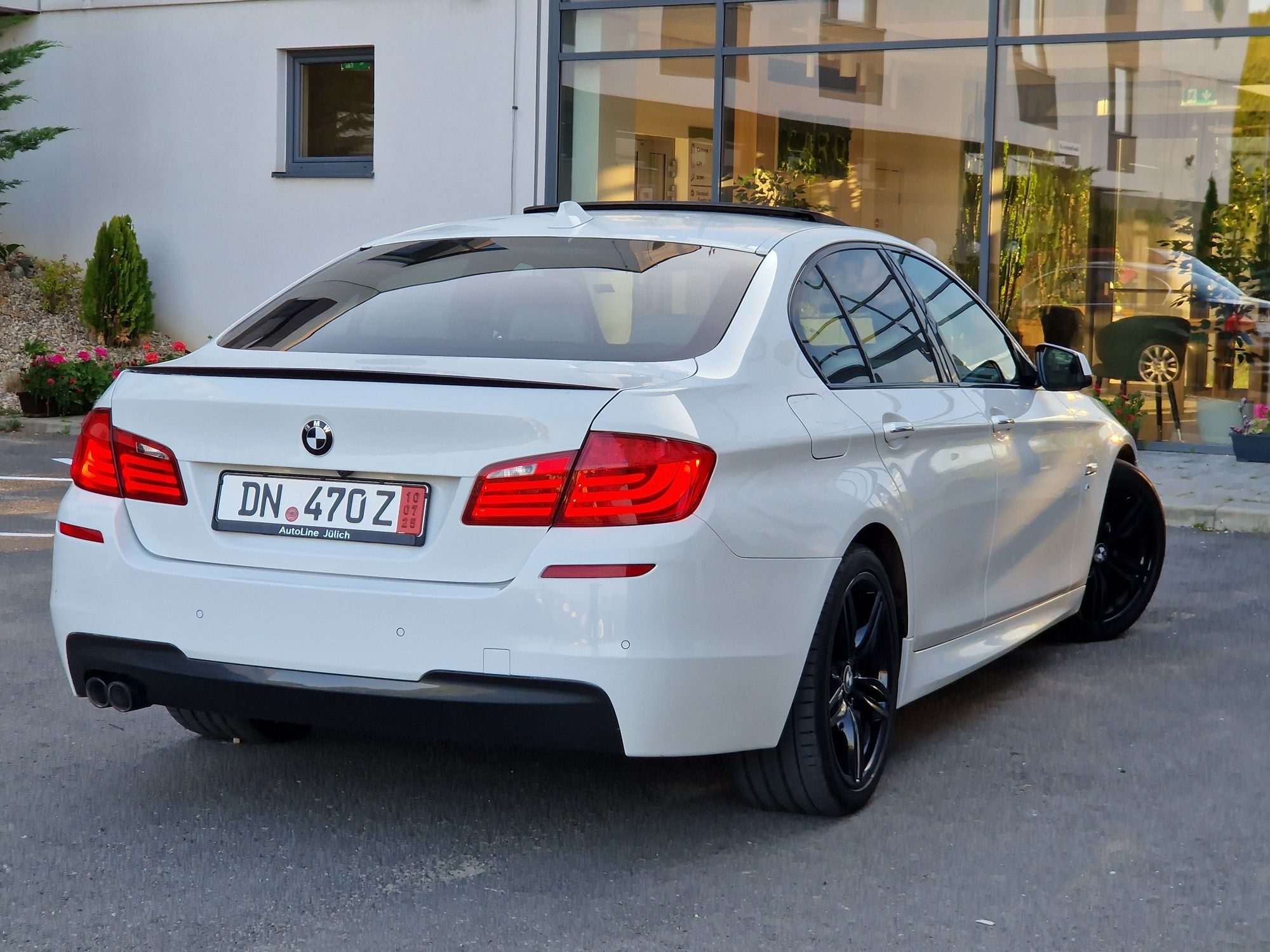 *Bmw 520 f10 M-pachket 
*an fab.2012
*full 5 butone
*motor 2.0 d. C.p.