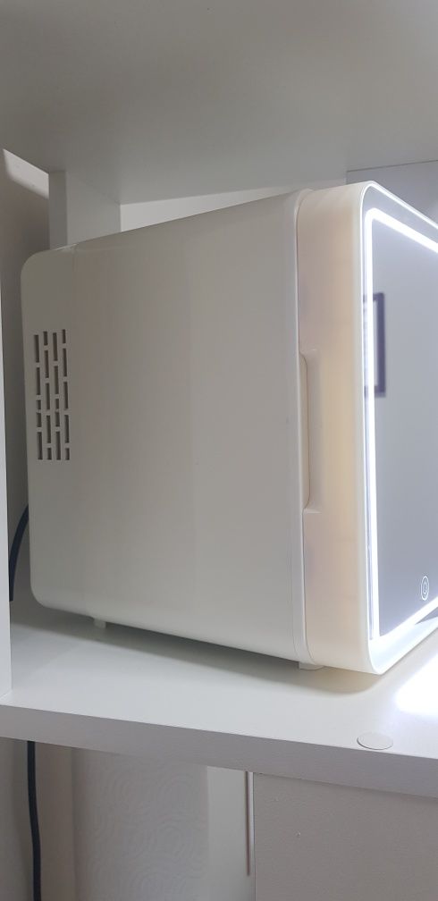 Продам мини холодильник модель Lilac 6L