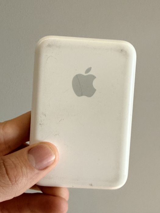 Повербанк MagSafe