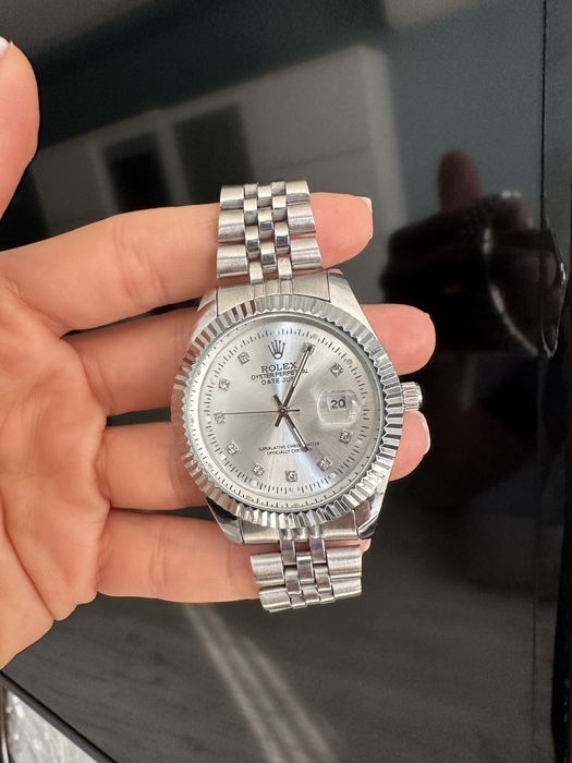 Нов сребърен часовник