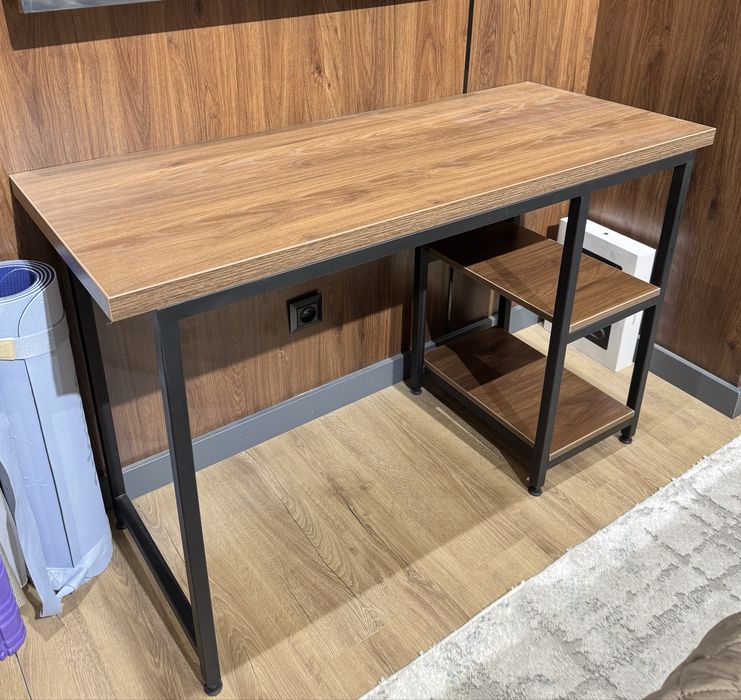 Стол компьютерный / рабочий