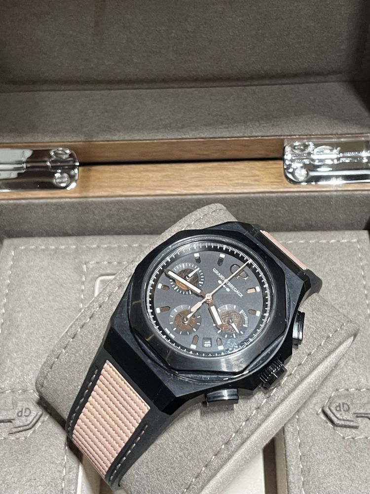 Часовник Girard Perregaux Laureato Limited Edition