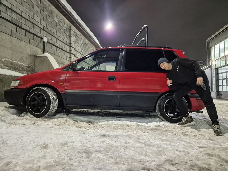 Mitsubishi space runer