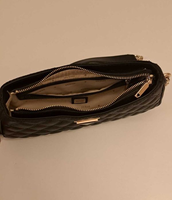 Дамска чанта Guess