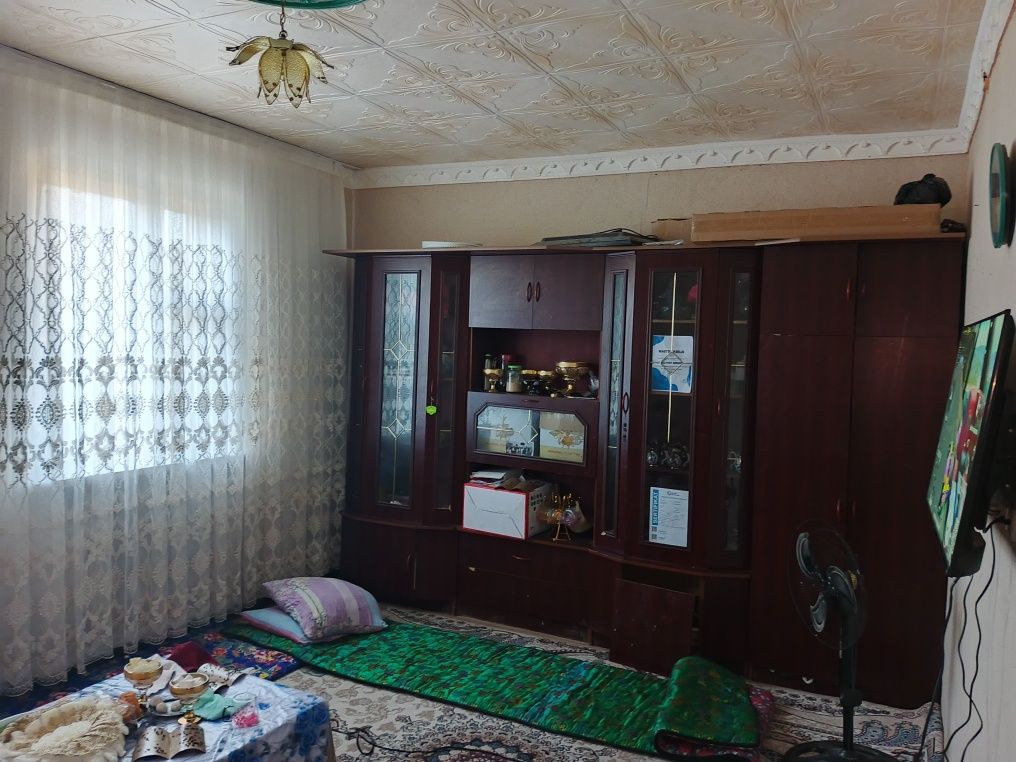 Azadbash gai roʻparasida