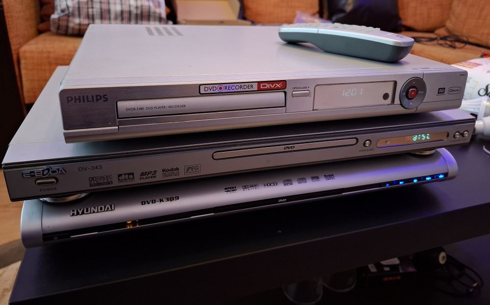 Dvd.uri,radio cd auto