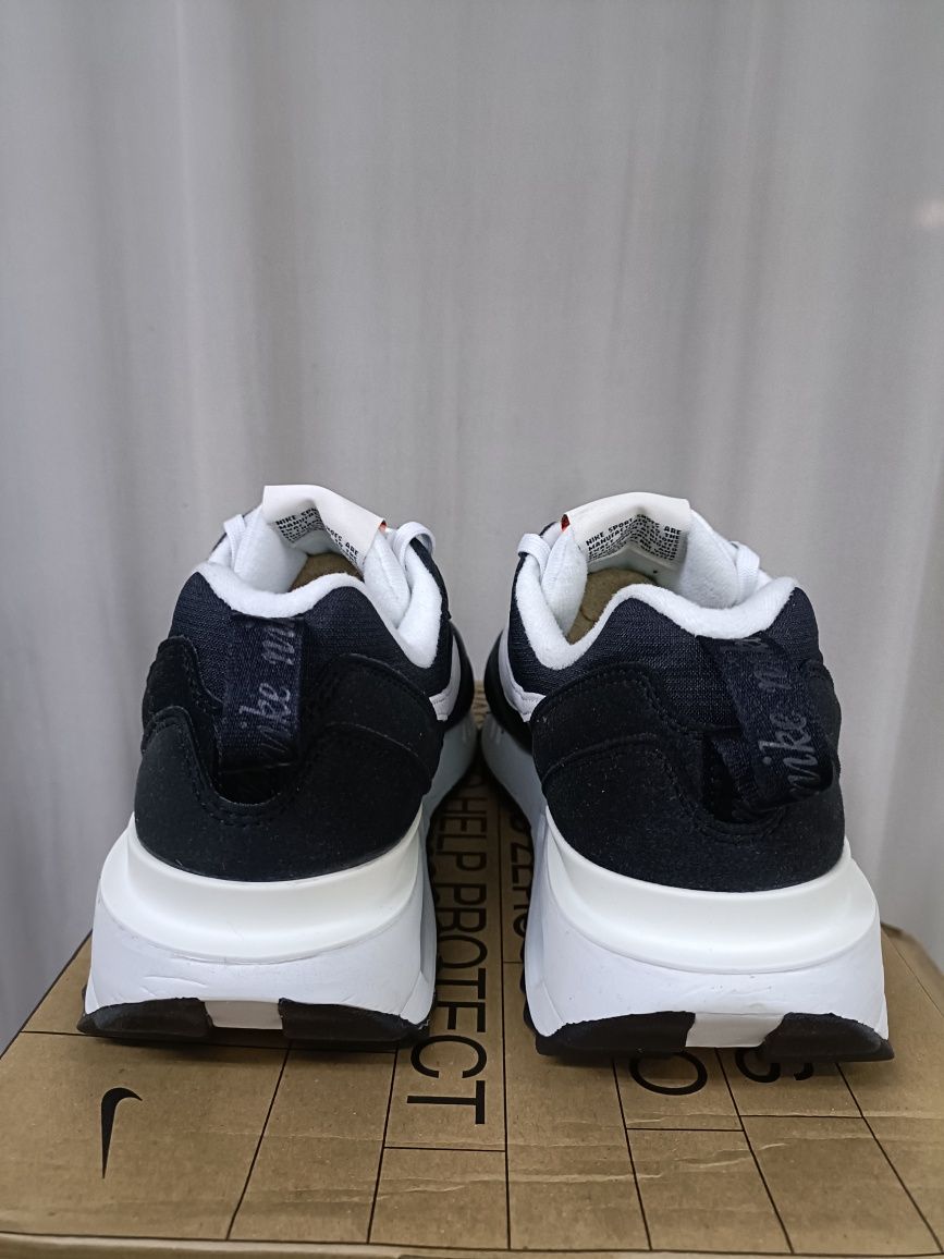 Nike Air Max Dawn номер 40.5 код 23A
