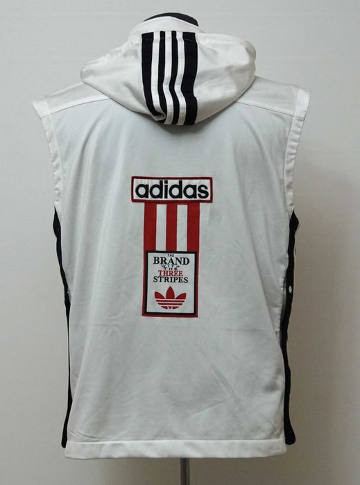 Vesta Adidas cu gluga marimea 36/38 GB- S US