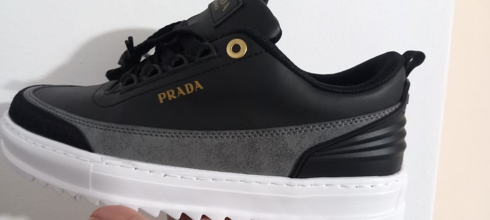 Продавам Прада маратонки