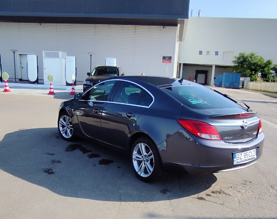 Vând Opel Insignia Euro 5 sau Schimb cu Hibrid