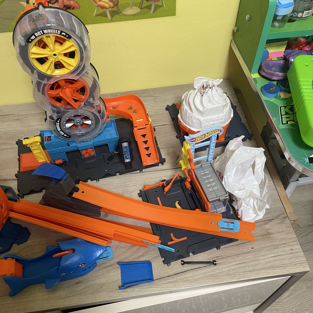 hotwheels няколко части