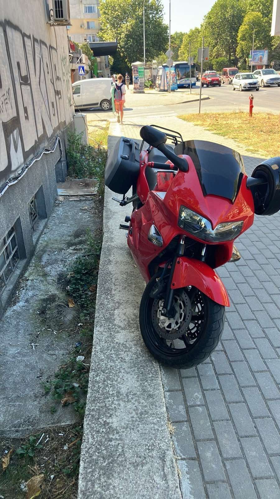 Мотоцикл Honda vfr 800i
