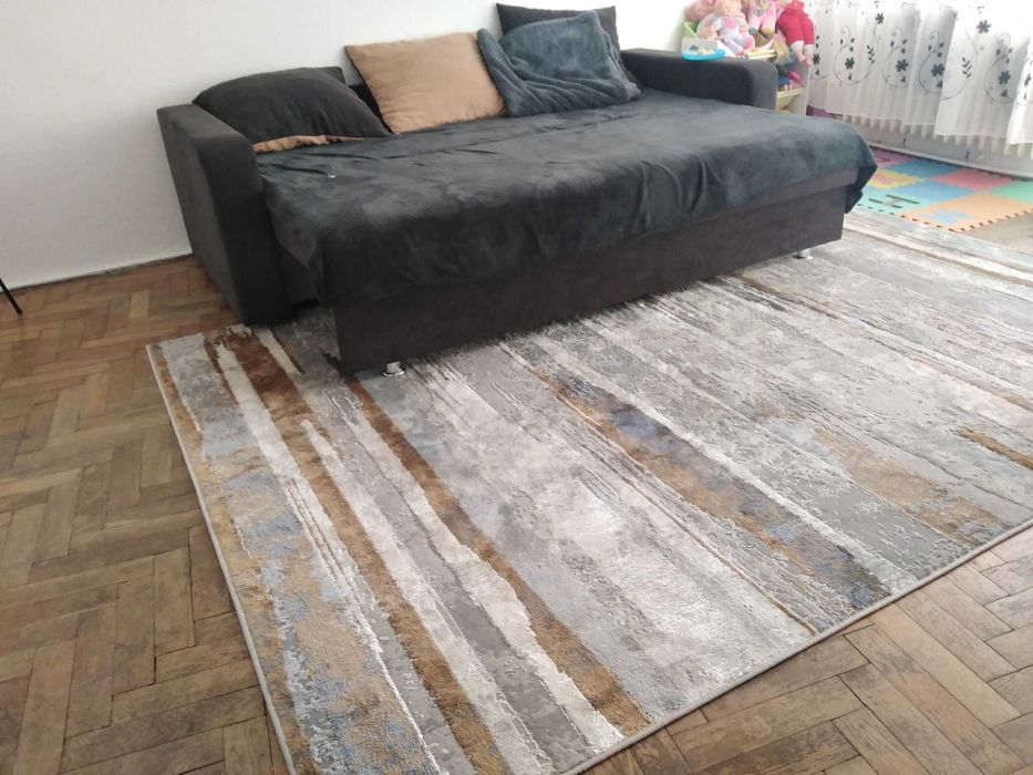 Pers. fizică vând ap. 2 cam. D-va