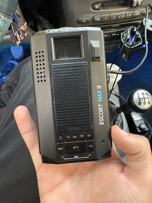 Detector radar escort max 3 deja setat