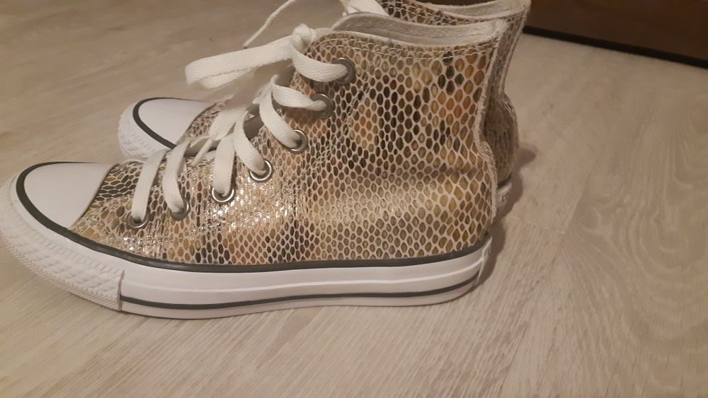 Vand bascheti Converse