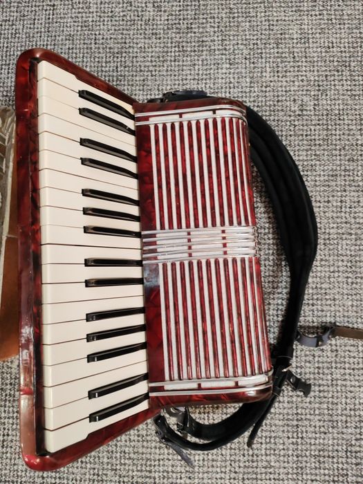 Vind acordeon hohner Verdi 2--80 basi