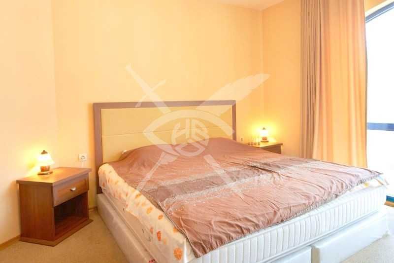 Продава се Двустаен апартамент в к.к. Слънчев бряг - 74 кв.м за 1900 €/кв.м - Снимка #2