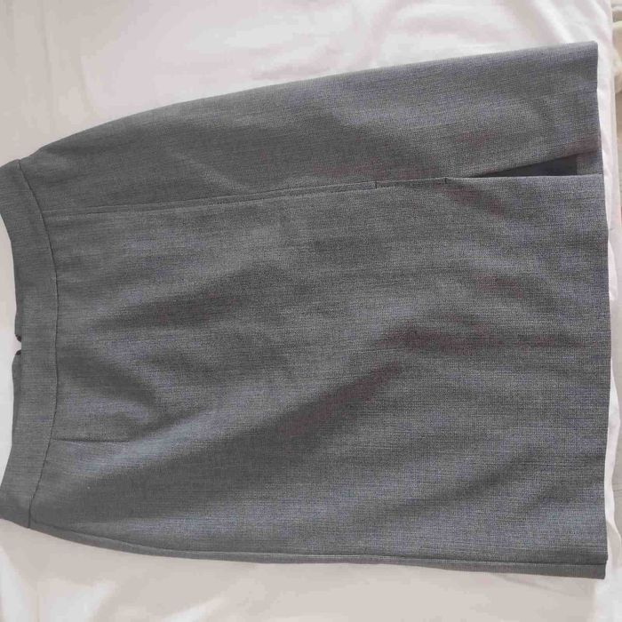 Стилна права пола Бенетон