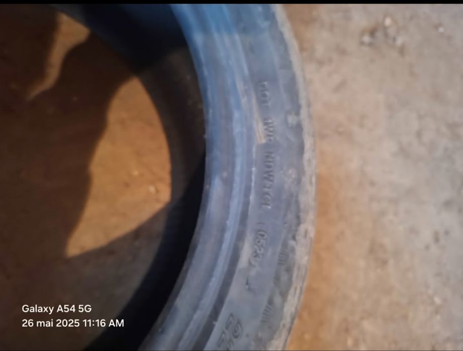 Vand 2 anvelope vara 225/45ZR17 DOT 0523