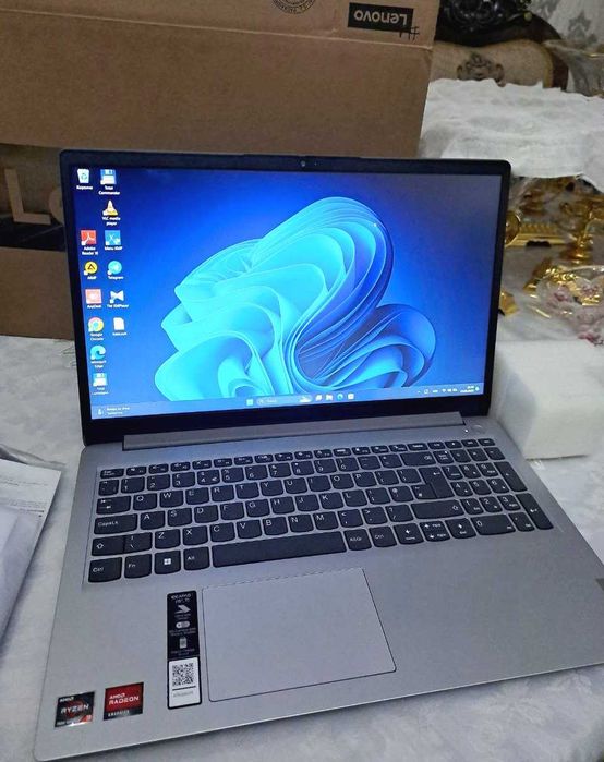 Ноутбук Lenovo  как новый 2025