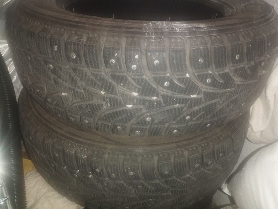 Продам б/у зимнюю резину с шипами