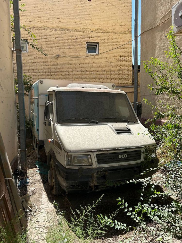 Автомобиль Iveco Daily 1994 года выпуска.