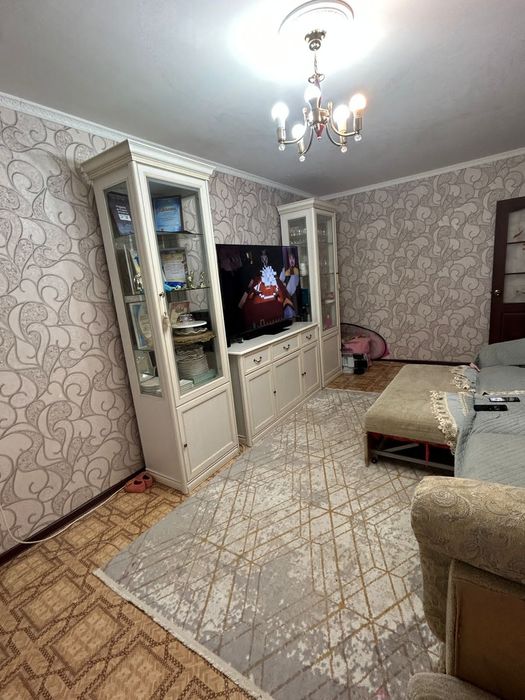 Продаётся 2 комн в 4 мкрне 17,5млн