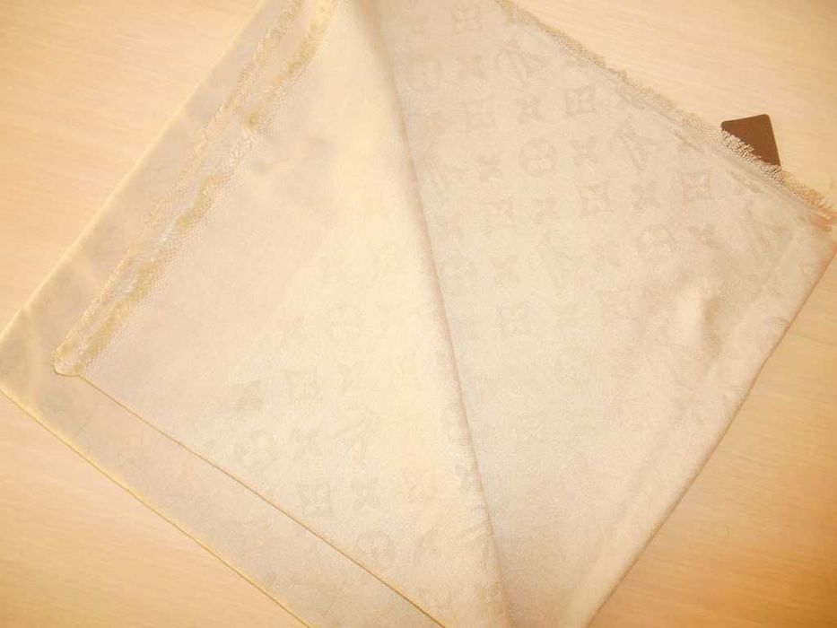 Eșarfă pentru femei Louis Vuitton 09-438