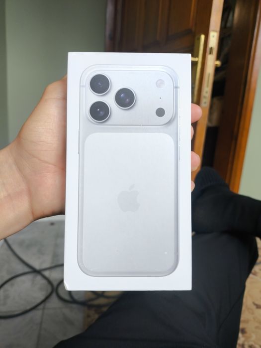 iPhone 17 pro 256g неоктивированный в коробке новый