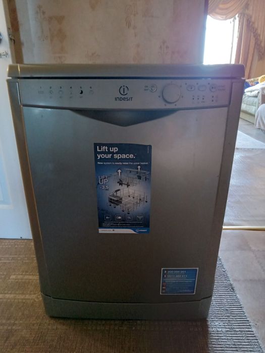 Продам посудомоечную машину indesit