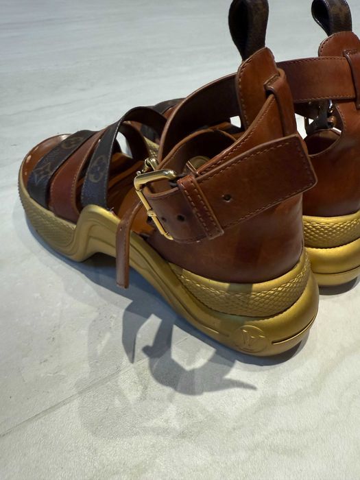 Louis Vuitton красив сандал в перфектно качество!