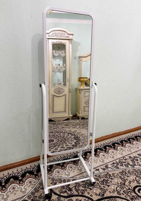 Зеркало на колесах