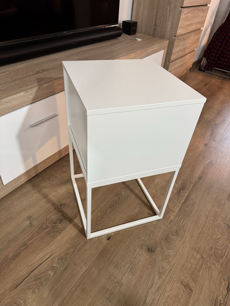 IKEA VIKHAMMER нощно шкафче