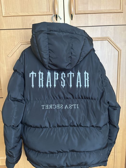 Vand geaca trapstar si foita trapstar