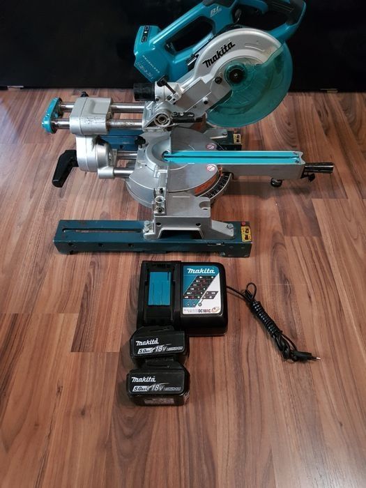 Circular Makita DLS 714