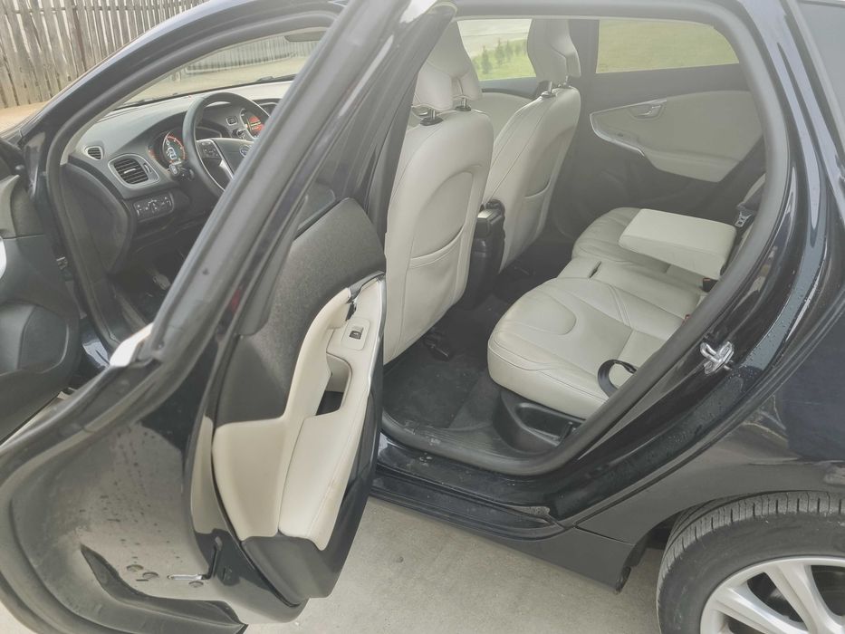 Volvo V40 2.0 120CP