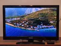 Телевизор Telefunken / 32" - FULLHD , Цифрова + Ефирна , Слот за карта