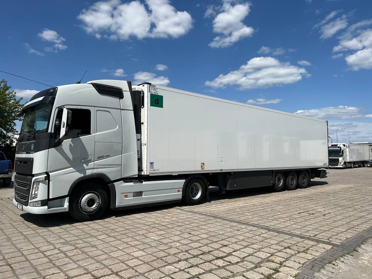Volvo тягач, Schmitz прицеп сотилади