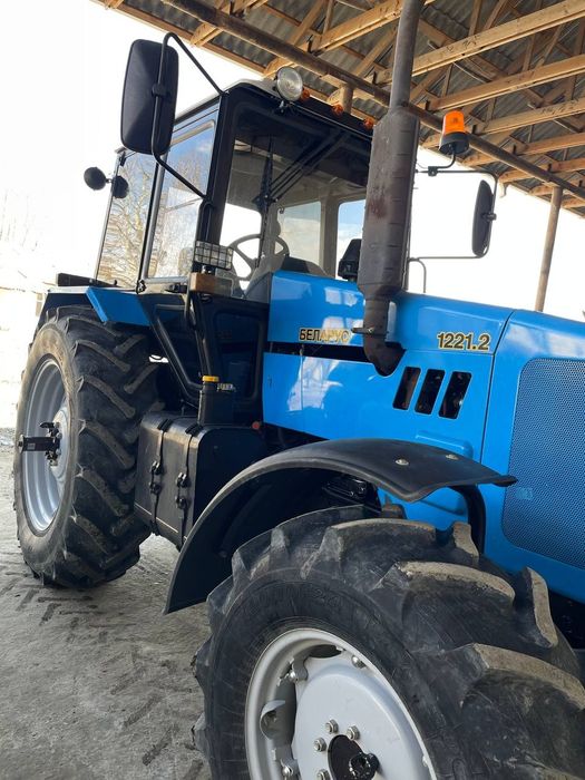 1221 трактор почти янги срочно сотилади