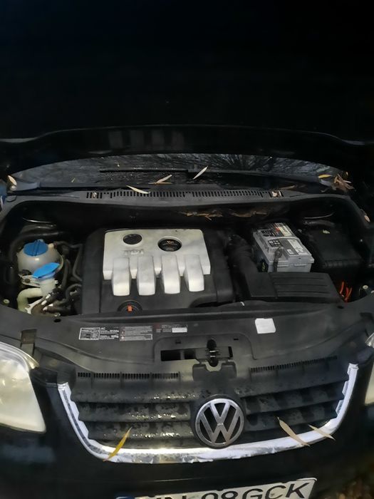 Vând Volkswagen touran
