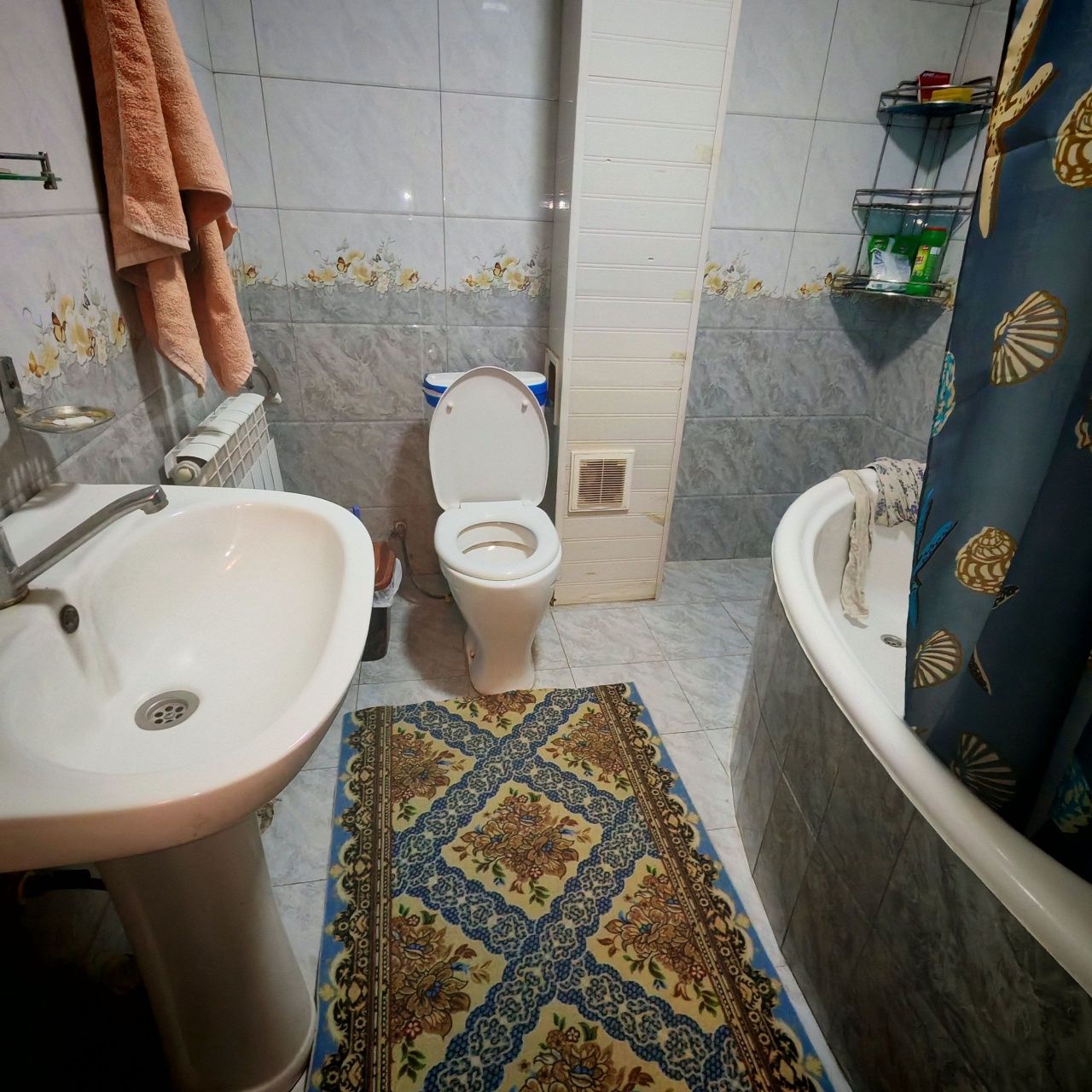 Стадион кучада янги  домда 2хонали кв 250$га ижарага берилади