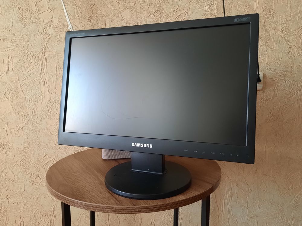 Монитор Samsung.