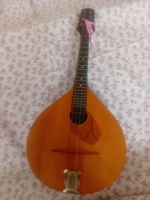 Продам балалайку

Новая, в отличном состоянии.
Цена: 50 000 тг, ес