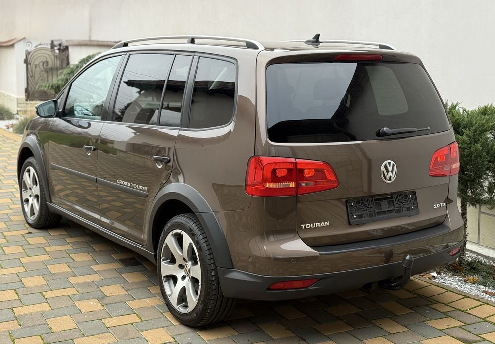 Vw Touran Cross • 2013 2.0D • Mokka Brown • Panoramic Led Xenon