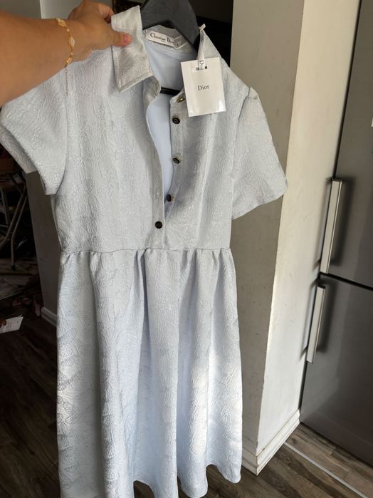 Rochie Dior………   …