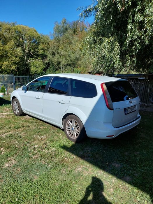Vând Ford focus.