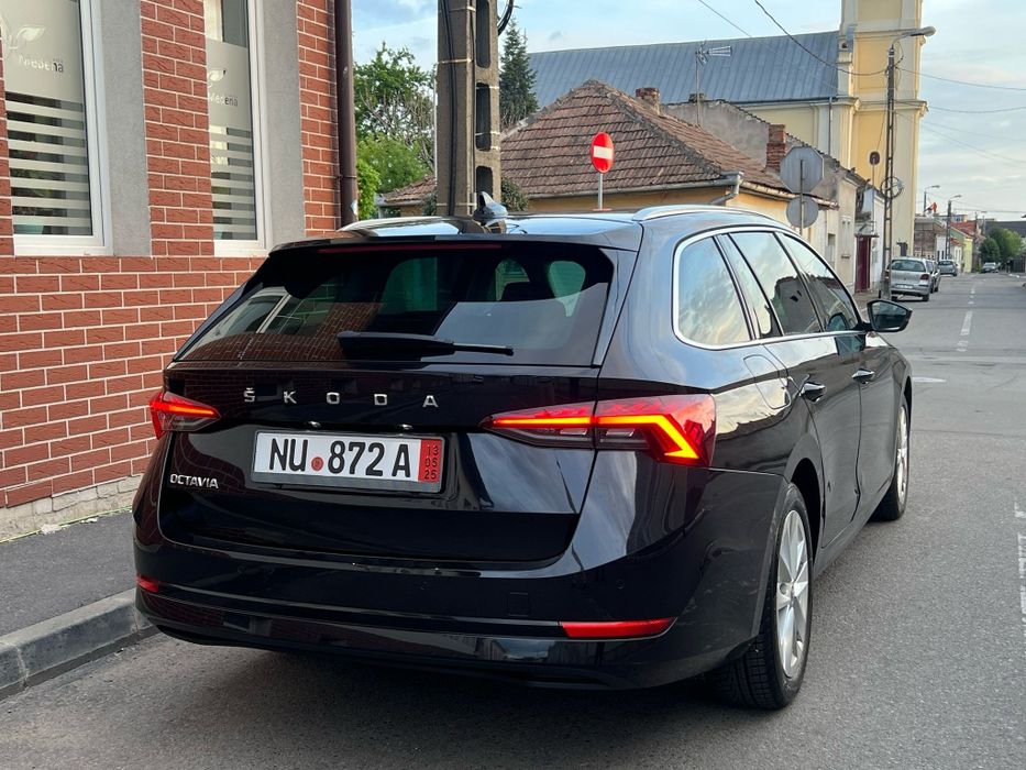 Skoda ocatvia 4 an 2021  1.5 tsi  150 cp virtual disronic far Matrix l